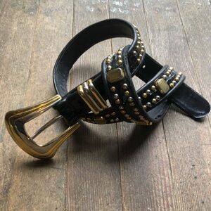Vintage St. Maarten studded belt